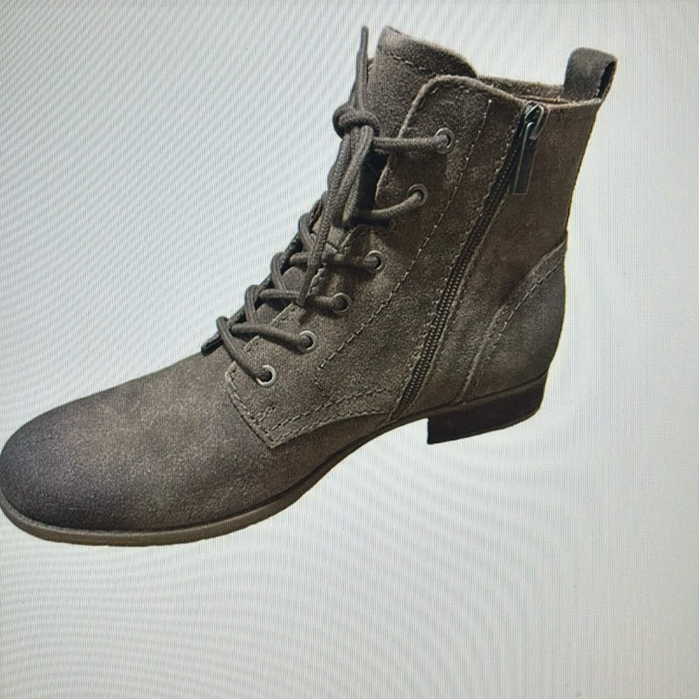 NWB Earth Leather Lace-Up Ankle Boots.   Size 9.  Color Walnut - Picture 2 of 4